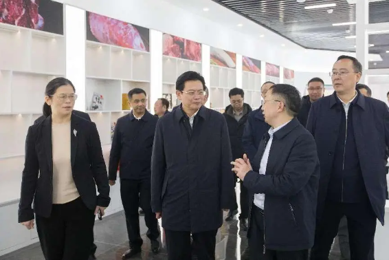 省供銷(xiāo)社黨組書(shū)記、理事會(huì)主任蔡邦銀一行赴巴中市調(diào)研供銷(xiāo)合作社工作
